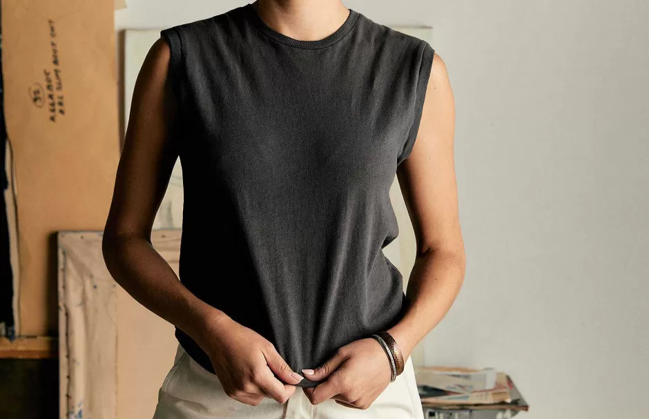 The Cotton Muscle Tee In Faded Black*imogene+willie Outlet