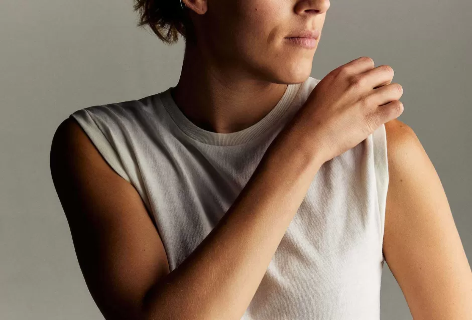 The Cotton Muscle Tee In Vintage White*imogene+willie Discount