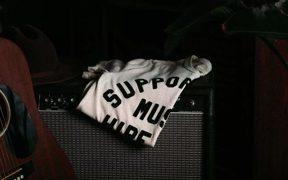 The "Support Live Music" Tee In Vintage White*imogene+willie Best Sale